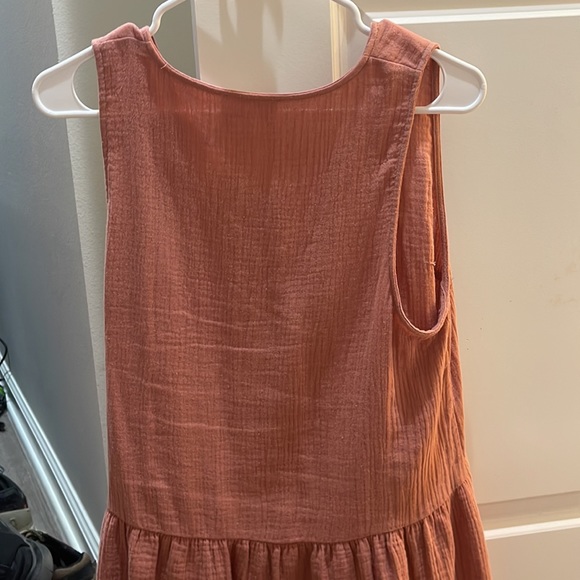 Boutique tank - Picture 2 of 2